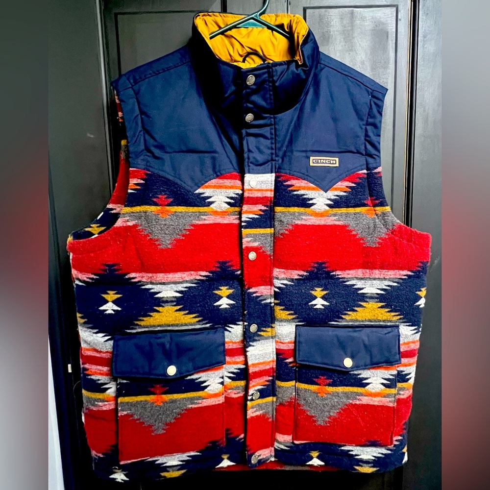 Men’s Cinch Western Vest
Blanket Stripe Quilted
Large 
Blue Multi MWV1533004